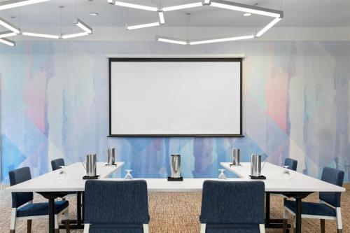 hilton garden inn austin central