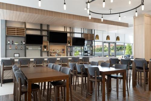 hilton garden inn austin central