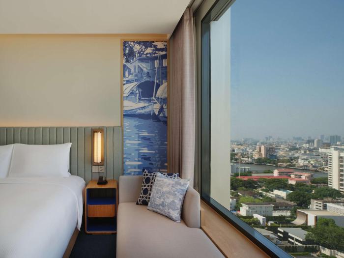 hilton garden inn bangkok riverside