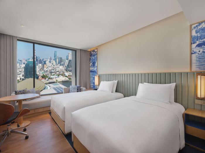 hilton garden inn bangkok riverside