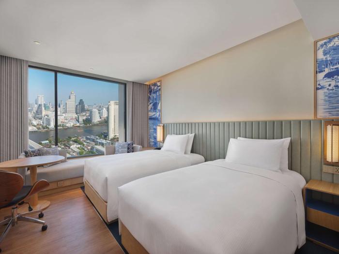 hilton garden inn bangkok riverside