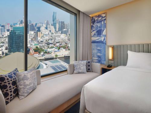 hilton garden inn bangkok riverside