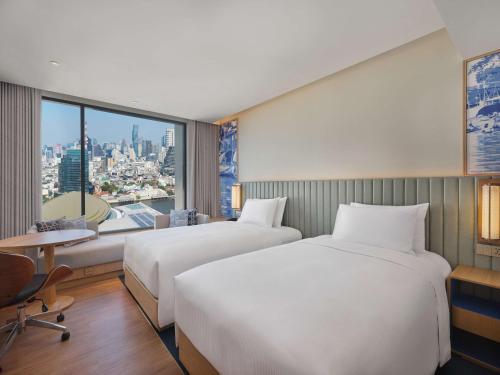 hilton garden inn bangkok riverside