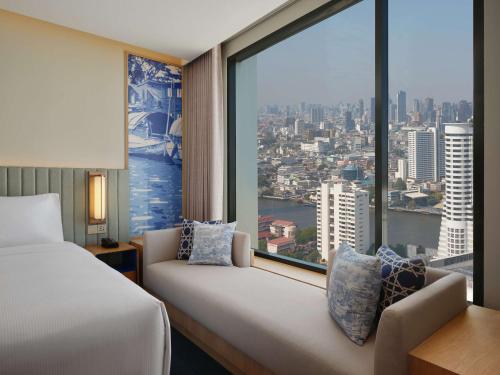 hilton garden inn bangkok riverside