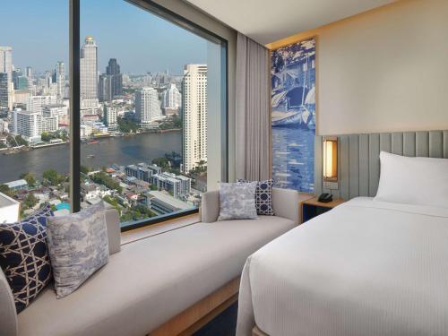hilton garden inn bangkok riverside