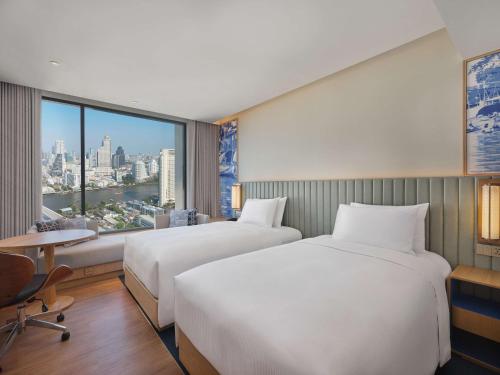 hilton garden inn bangkok riverside