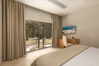 caneiros luxury house and suites