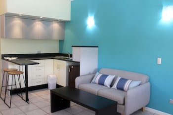 Crystal Garden Resort & Restaurant,Cairns North>>Cairns,3 star