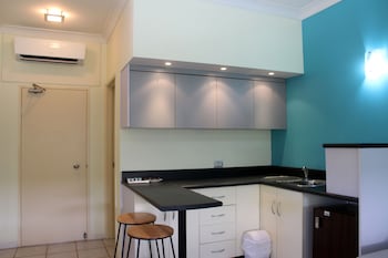Crystal Garden Resort & Restaurant,Cairns North>>Cairns,3 star