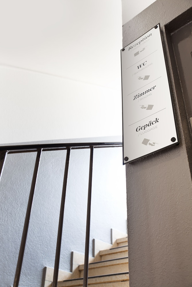 five reasons hotel and hostel