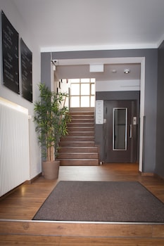 five reasons hotel and hostel