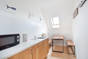 five reasons hotel and hostel