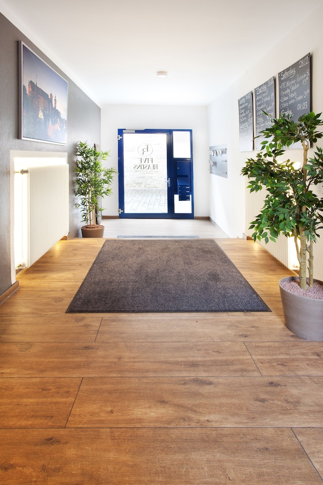 five reasons hotel and hostel