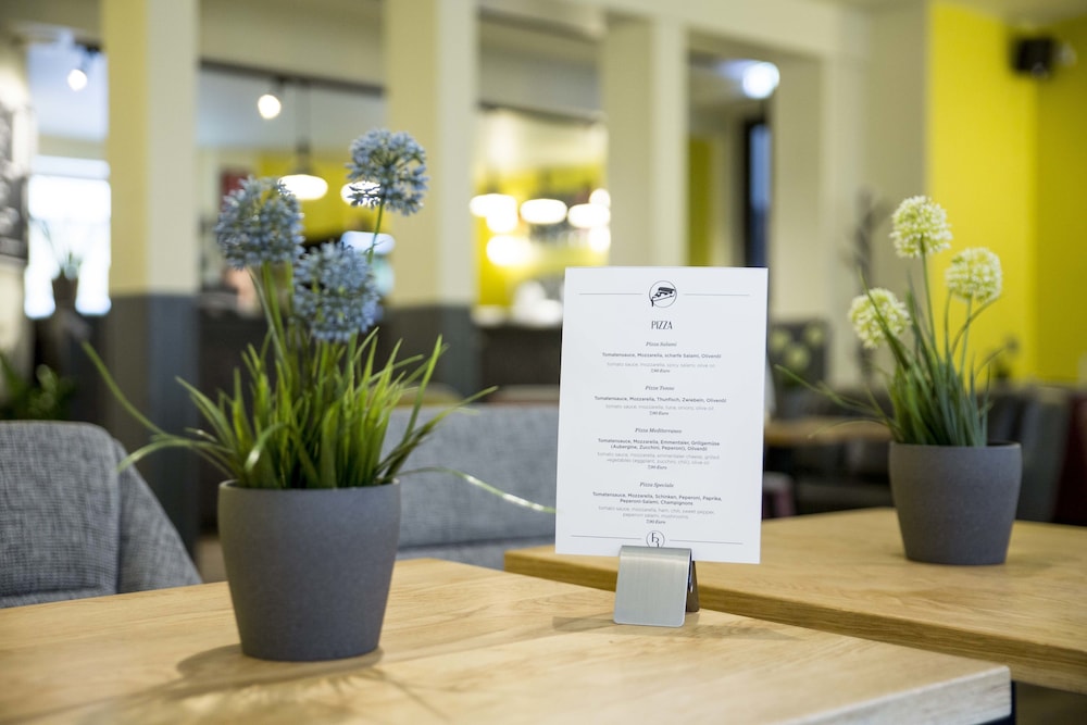 five reasons hotel and hostel