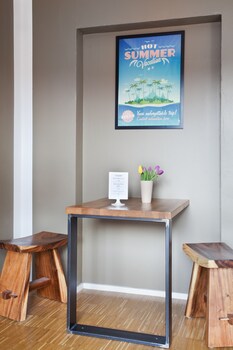 five reasons hotel and hostel