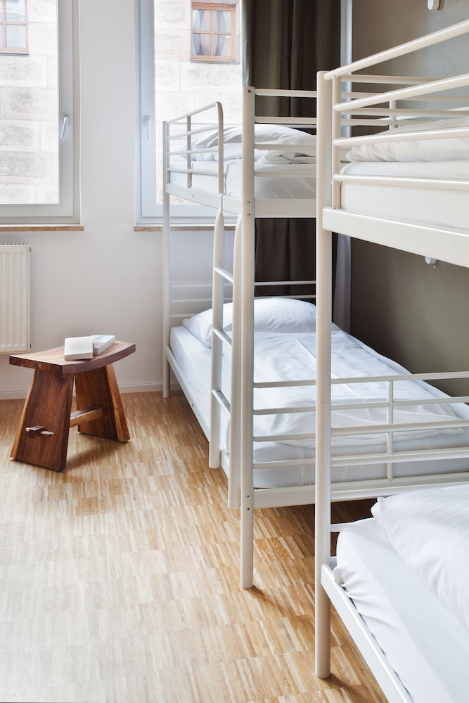 five reasons hotel and hostel