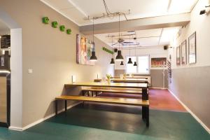 five reasons hotel and hostel