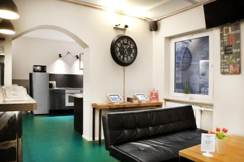 five reasons hotel and hostel
