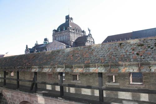 five reasons hotel and hostel