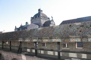 five reasons hotel and hostel