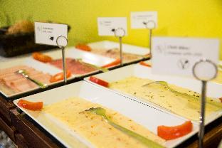 five reasons hotel and hostel