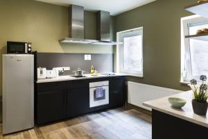 five reasons hotel and hostel
