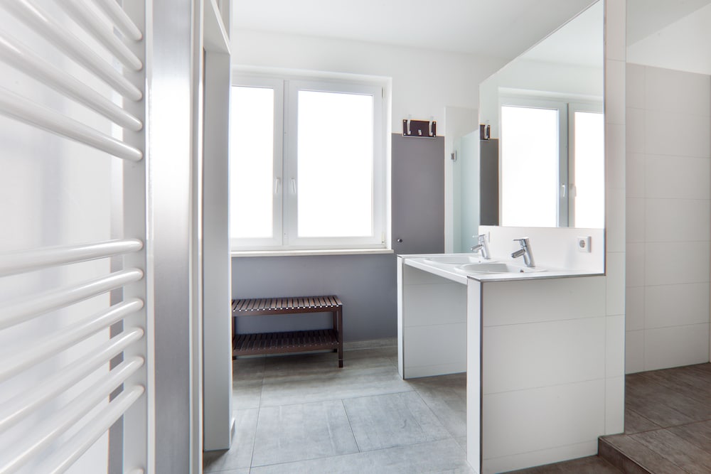 five reasons hotel and hostel