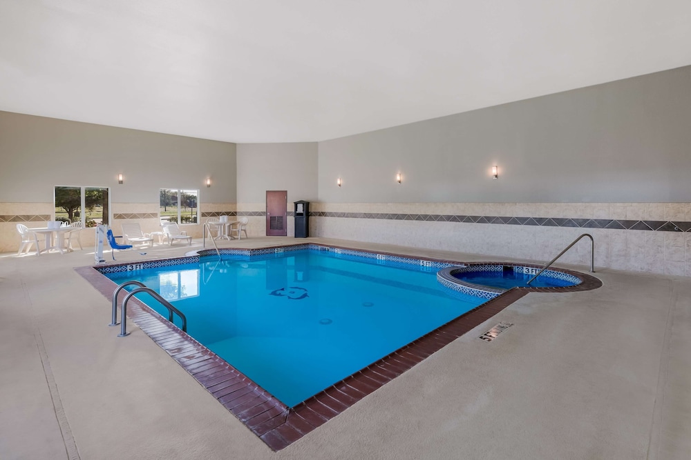 best western south plains inn and suites