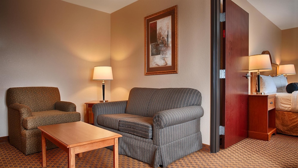 best western south plains inn and suites