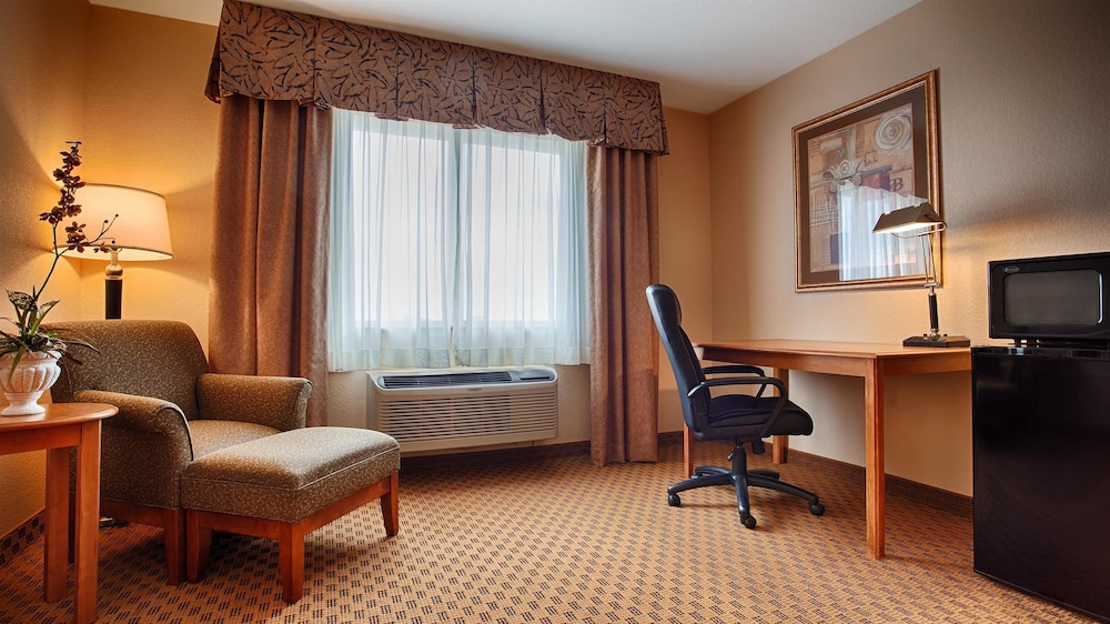 best western south plains inn and suites
