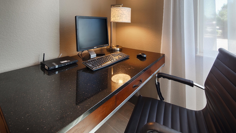 best western south plains inn and suites