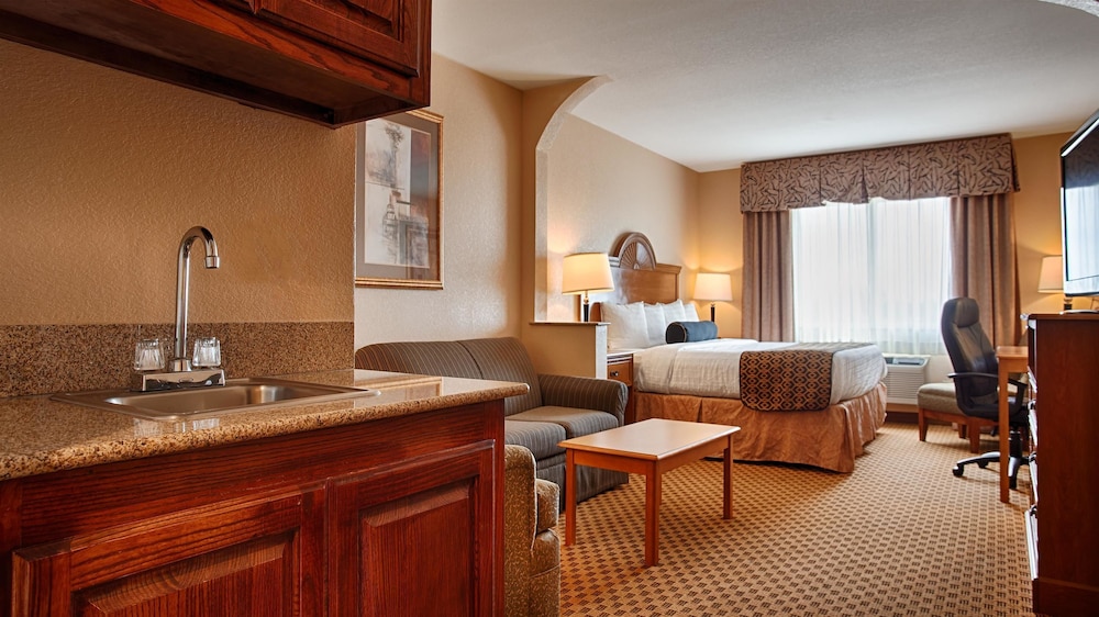 best western south plains inn and suites