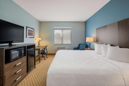 best western south plains inn and suites
