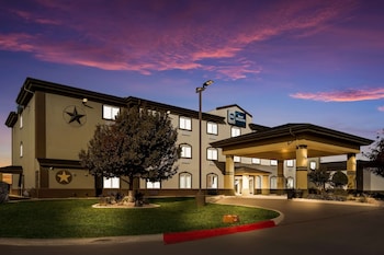 best western south plains inn and suites