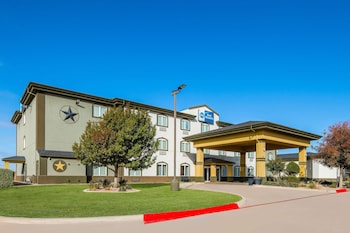 best western south plains inn and suites