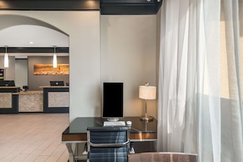 best western south plains inn and suites