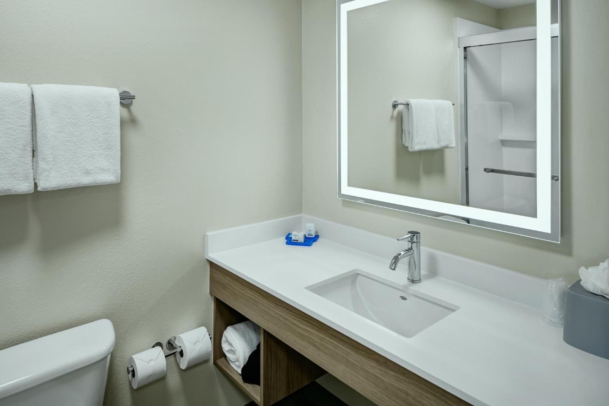 holiday inn express lewiston by ihg