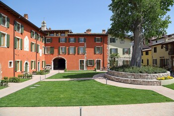 residence borgo mondragon