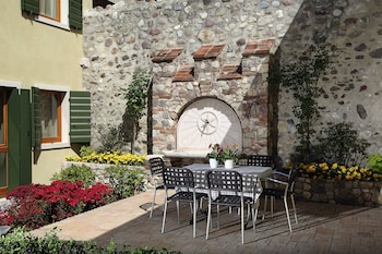 residence borgo mondragon