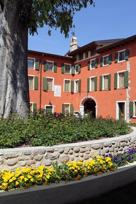 residence borgo mondragon
