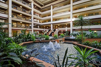 Embassy Suites By Hilton Lexington/Uk Coldstream,Lexington>>Fayette County,4 star