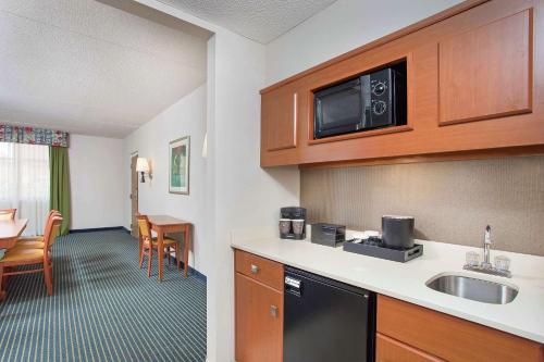 embassy suites by hilton lexington uk coldstream