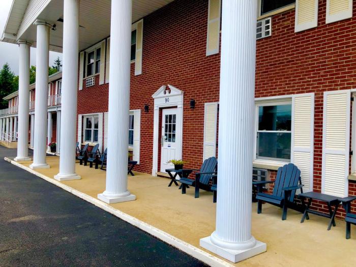 bicentennial inn