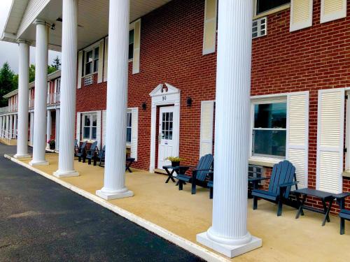 bicentennial inn