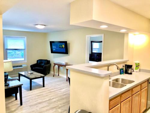 bicentennial inn