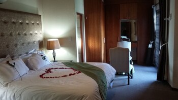 Hoopoe Haven Guest House,Diepsloot>>Chartwell,3 star