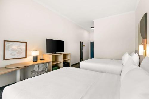 spark by hilton commerce ga