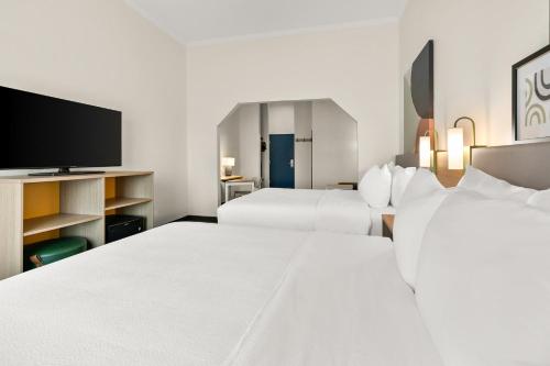 spark by hilton commerce ga