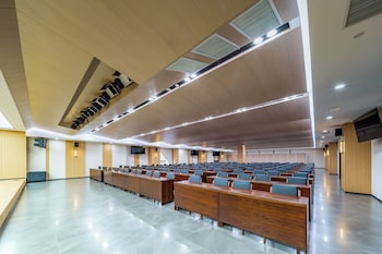 holiday inn express nanjing riverside an ihg hotel