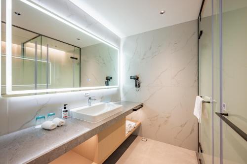 holiday inn express nanjing riverside an ihg hotel